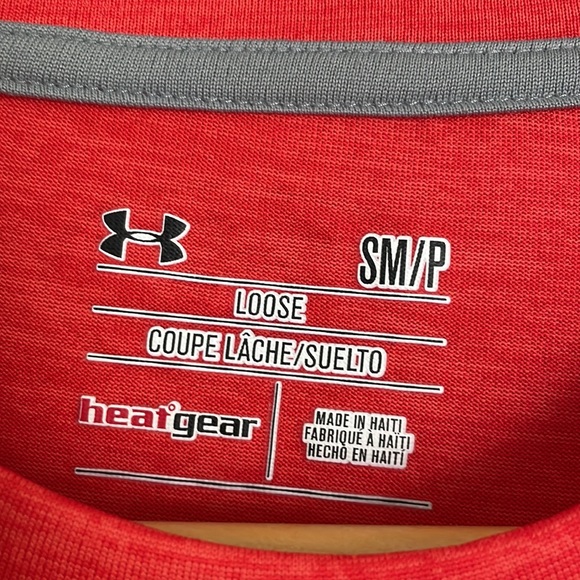 Under Armour Heat Gear short sleeve shirt. - Picture 2 of 3